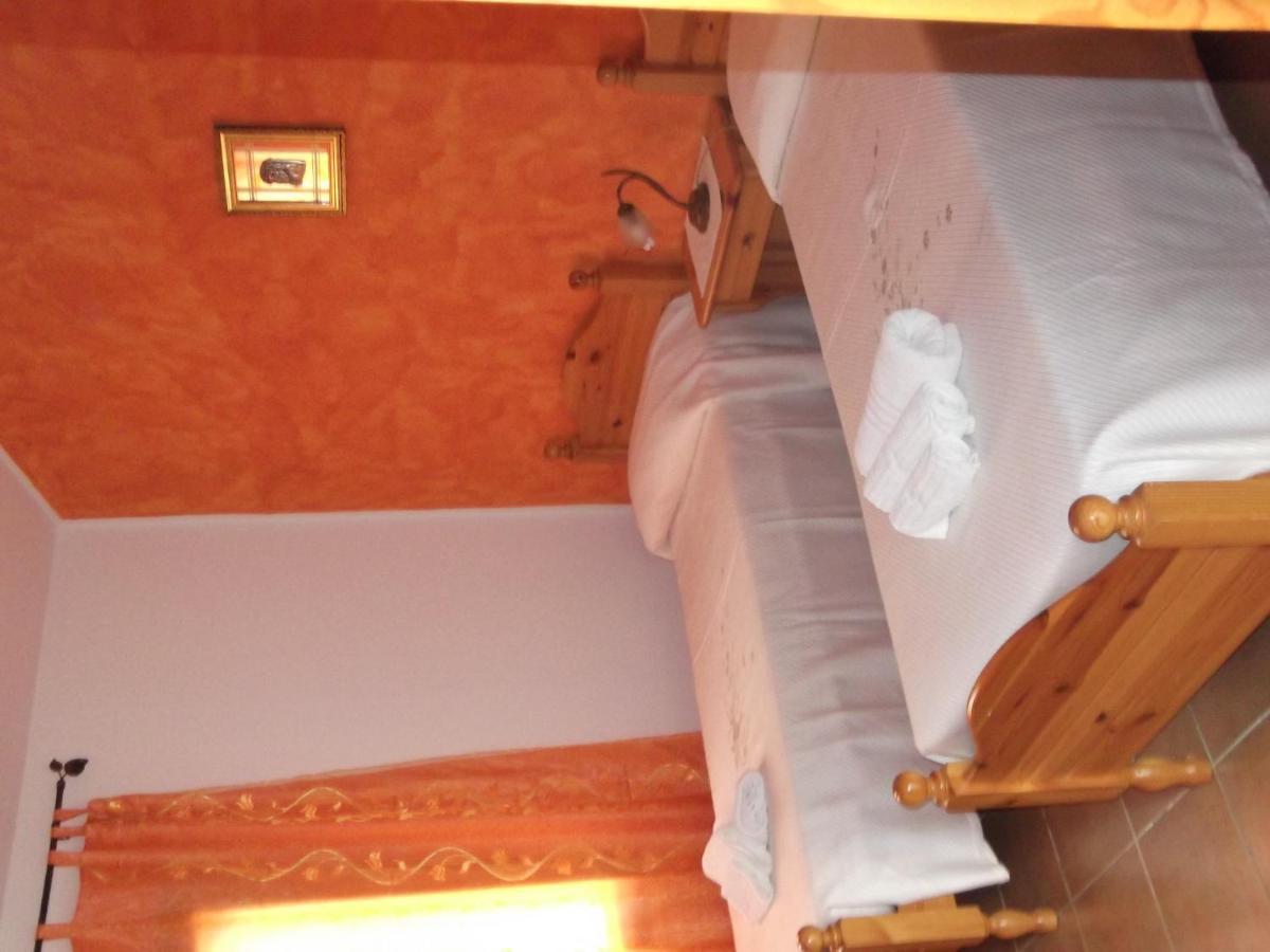 Hotel Il Nido Dell'Aquila Villanova Strisaili Luaran gambar