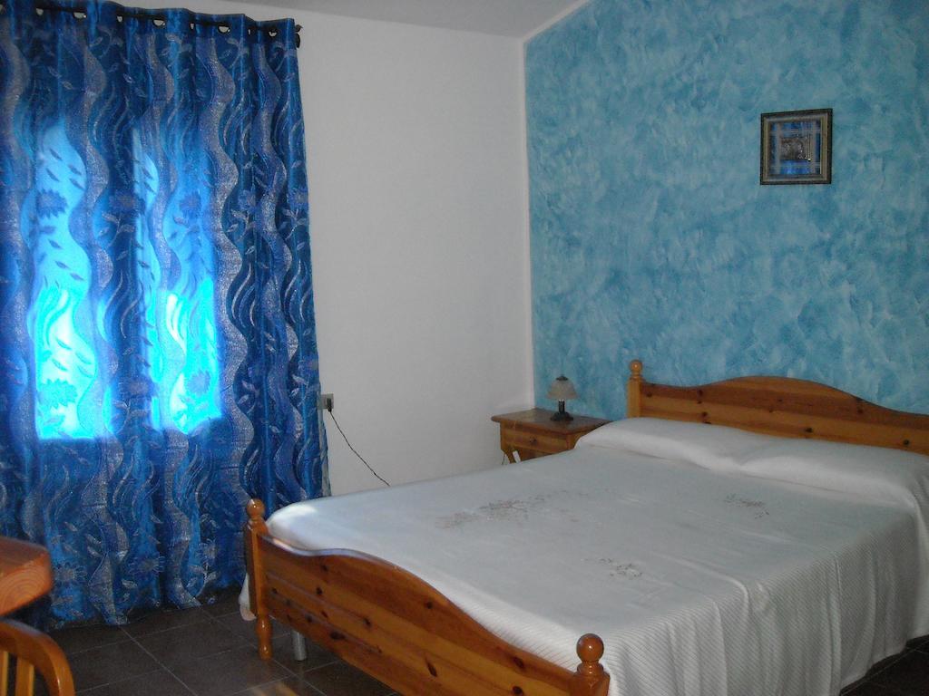 Hotel Il Nido Dell'Aquila Villanova Strisaili Bilik gambar