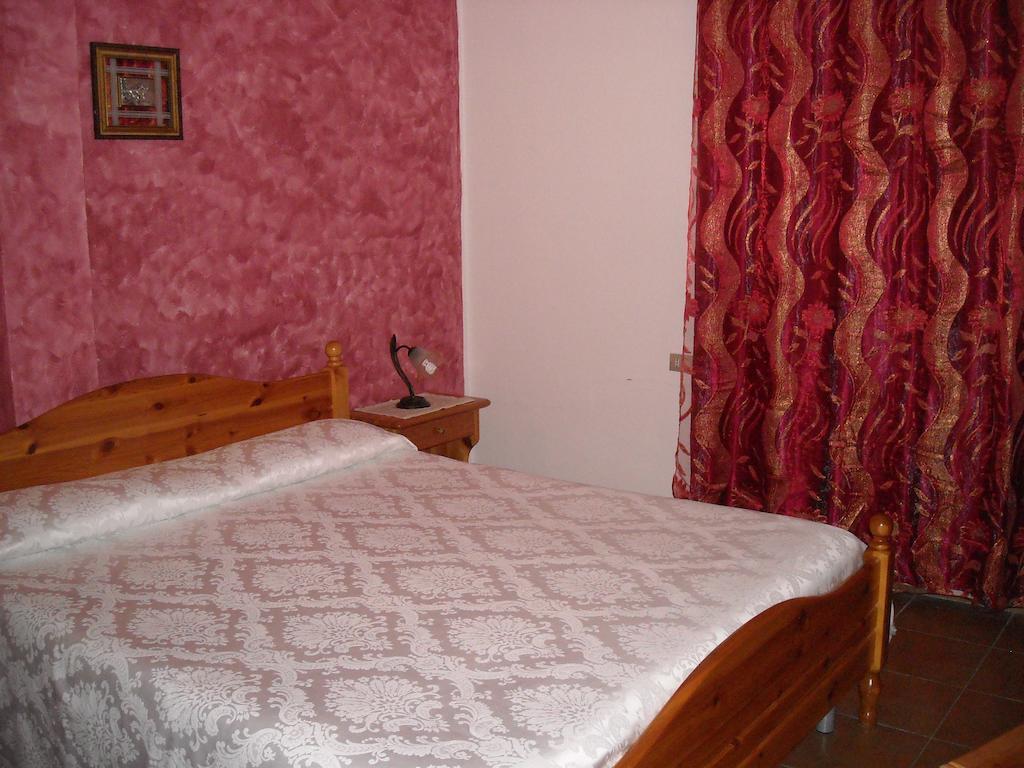 Hotel Il Nido Dell'Aquila Villanova Strisaili Bilik gambar